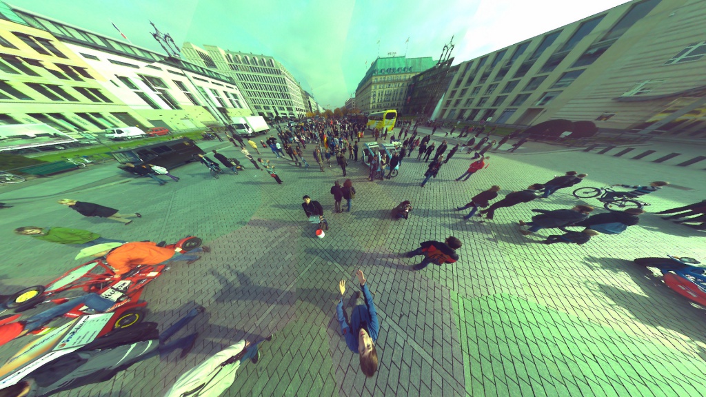 03-guy-throwing-+-pariser-platz.jpg 03-guy-throwing-+-pariser-platz.jpg