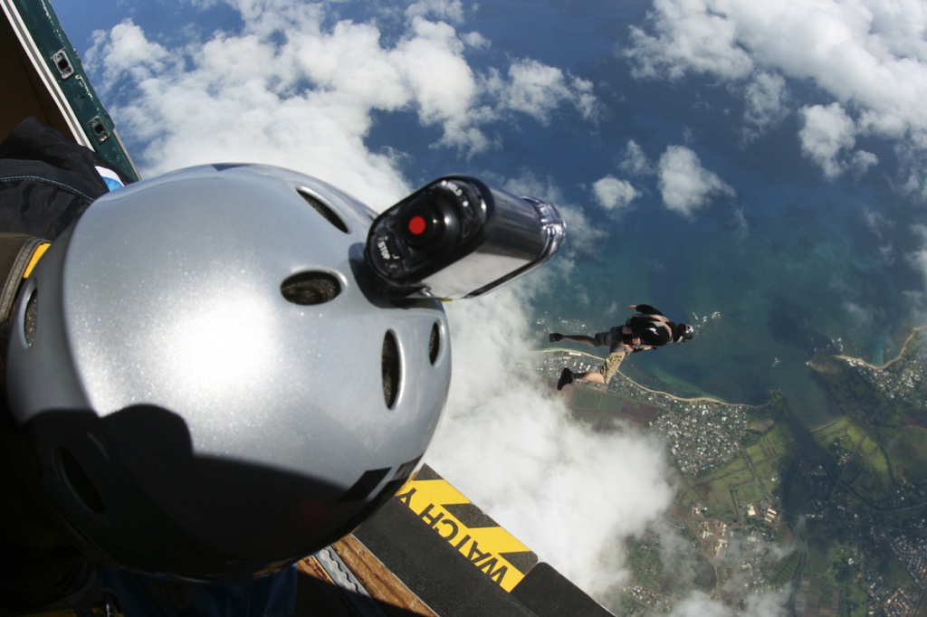 DI_SonyActionCam_Wingsuit_flying.jpg DI_SonyActionCam_Wingsuit_flying.jpg